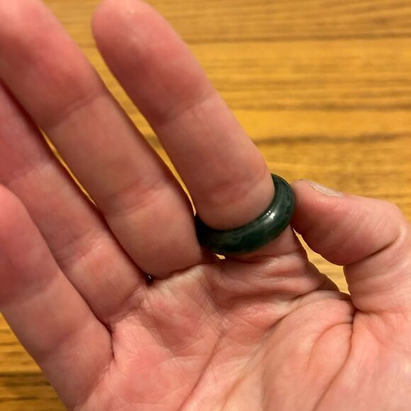 Single Moss / Indian Agate Dark Green Stone Band Ring - Picture 3 of 7